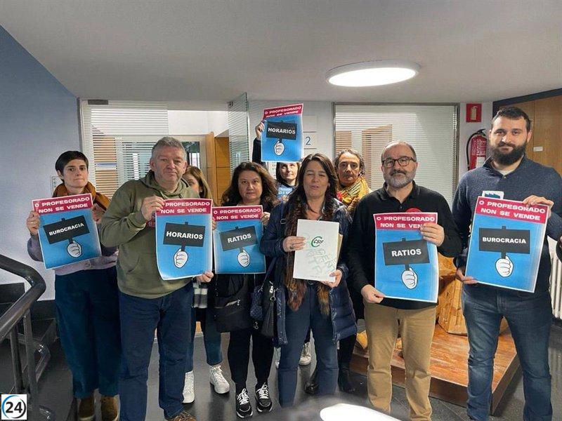 Sindicatos se encierran en San Caetano en busca de una audiencia con el conselleiro de Educación