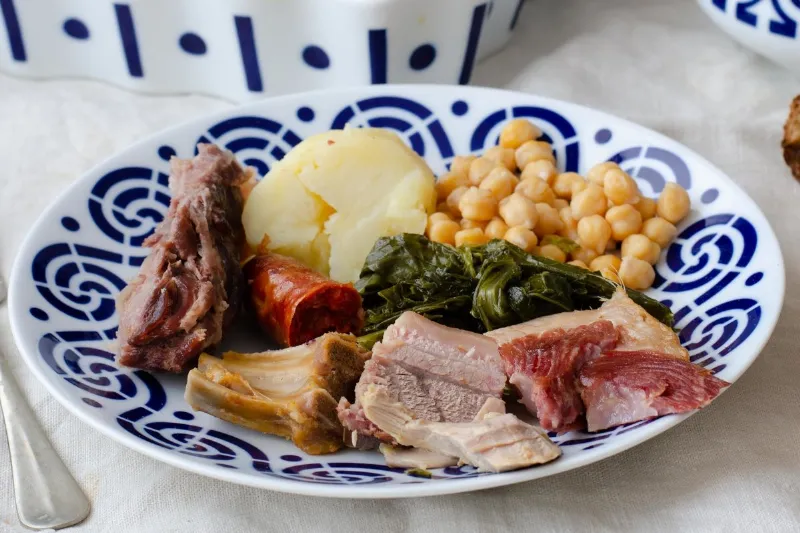 El Cocido Gallego: un plato tradicional y reconfortante