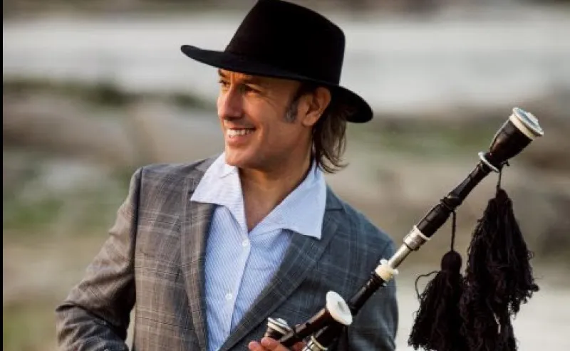 La trayectoria musical de Carlos Núñez, embajador de la gaita gallega